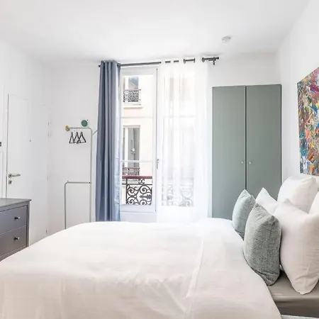 Charming - Heart Of Marais - *